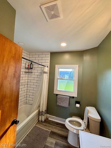 3261 Keewahdin Road, Fort Gratiot Charter Township, MI 48059