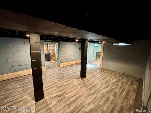 3261 Keewahdin Road, Fort Gratiot Charter Township, MI 48059