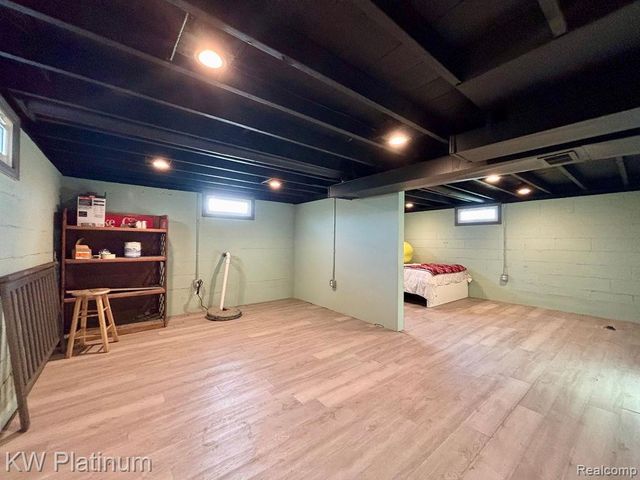 3261 Keewahdin Road, Fort Gratiot Charter Township, MI 48059