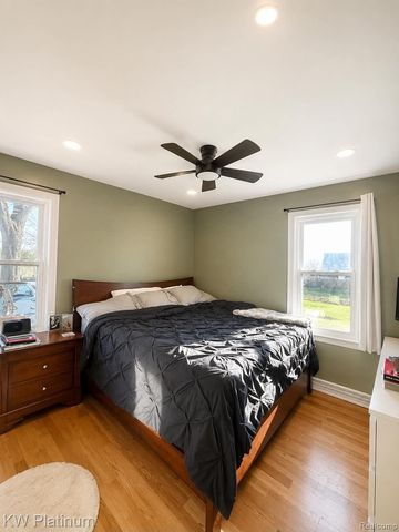 3261 Keewahdin Road, Fort Gratiot Charter Township, MI 48059