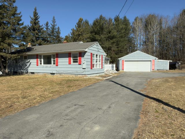 2134 State Rte 3, Cadyville, NY 12918