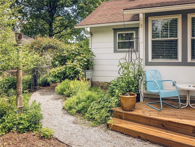 4802 Neosho Lane, Roeland Park, KS 66205
