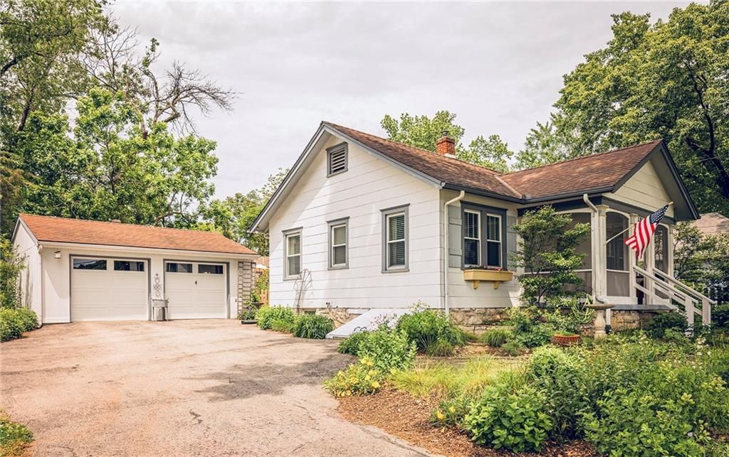 4802 Neosho Lane, Roeland Park, KS 66205