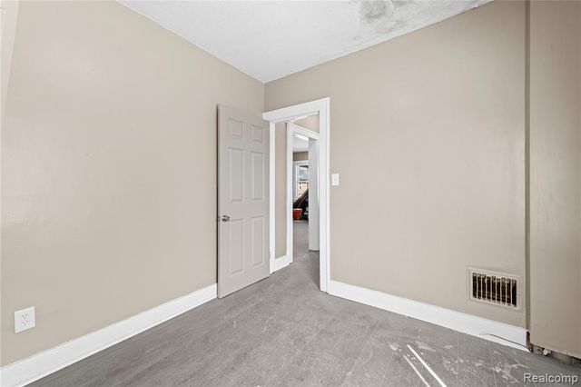 705 Cleophus Parkway, Lincoln Park, MI 48146