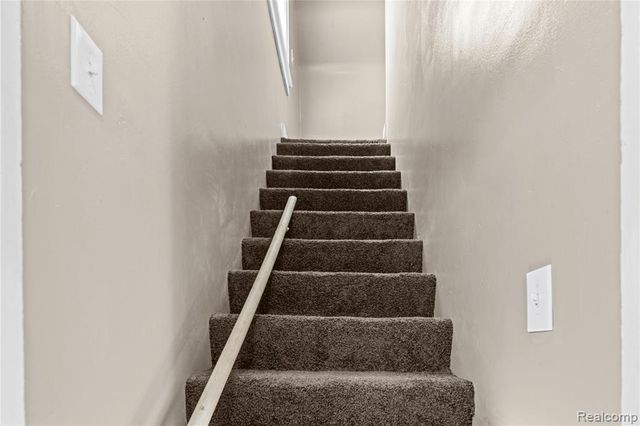 705 Cleophus Parkway, Lincoln Park, MI 48146