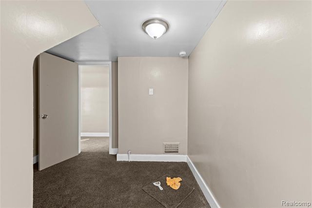 705 Cleophus Parkway, Lincoln Park, MI 48146