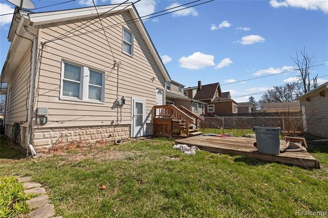 705 Cleophus Parkway, Lincoln Park, MI 48146