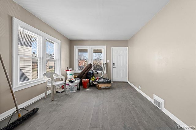 705 Cleophus Parkway, Lincoln Park, MI 48146