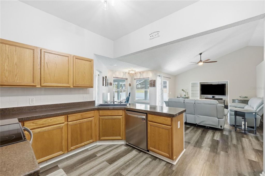 Image 15 of property listing at 18224 E APSHAWA ROAD, Clermont, FL 34715