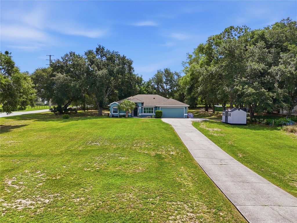 Image 3 of property listing at 18224 E APSHAWA ROAD, Clermont, FL 34715