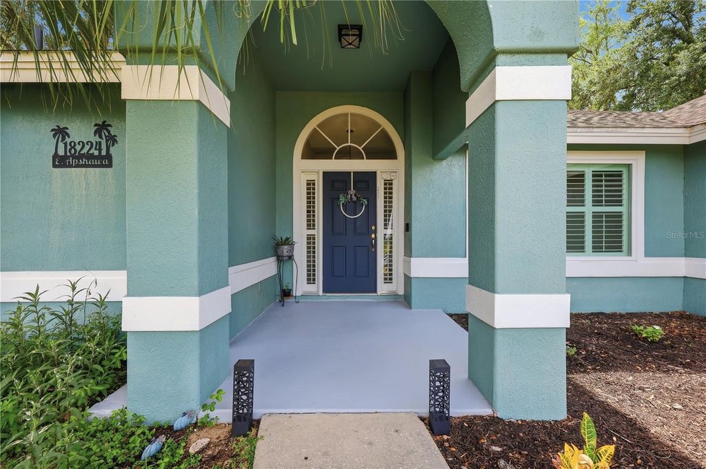 Image 4 of property listing at 18224 E APSHAWA ROAD, Clermont, FL 34715