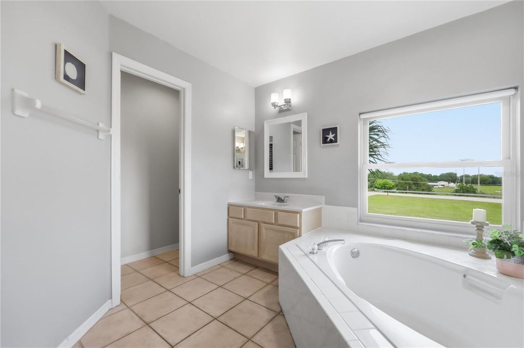 Image 33 of property listing at 18224 E APSHAWA ROAD, Clermont, FL 34715