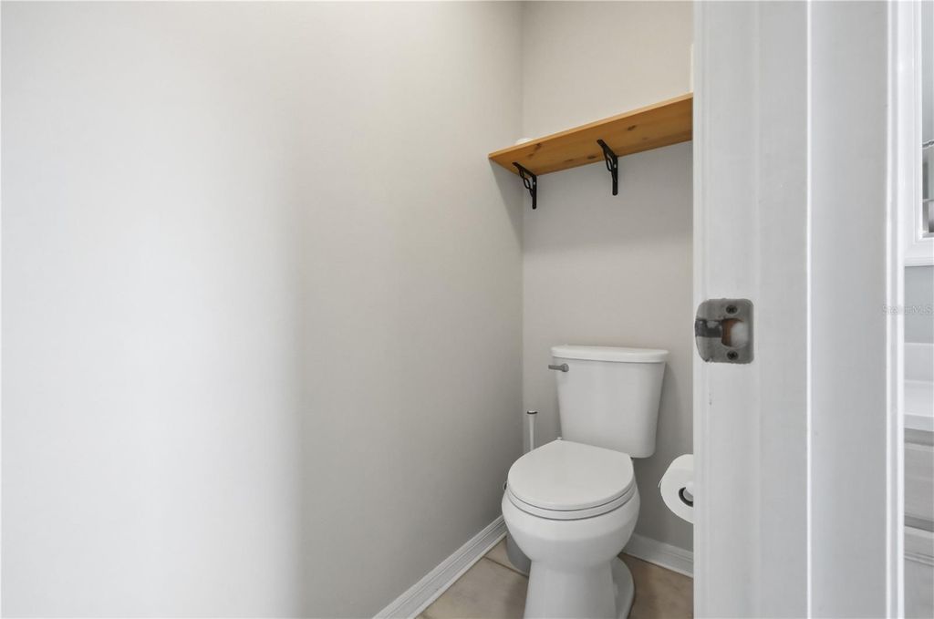 Image 34 of property listing at 18224 E APSHAWA ROAD, Clermont, FL 34715