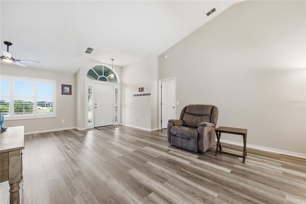 Image 8 of property listing at 18224 E APSHAWA ROAD, Clermont, FL 34715