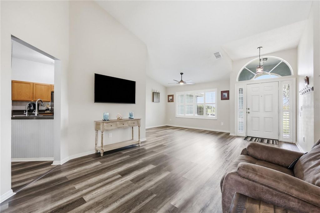 Image 9 of property listing at 18224 E APSHAWA ROAD, Clermont, FL 34715