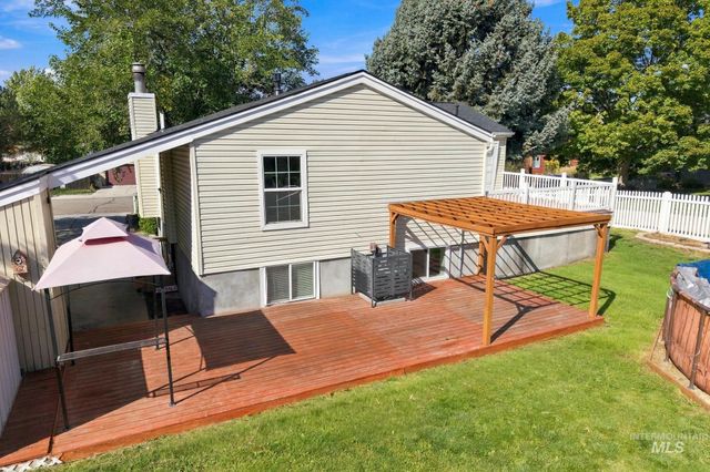 7836 W Hummel Dr, Boise, ID 83709