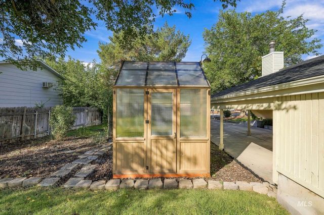 7836 W Hummel Dr, Boise, ID 83709