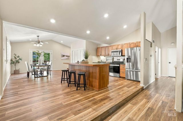 7836 W Hummel Dr, Boise, ID 83709