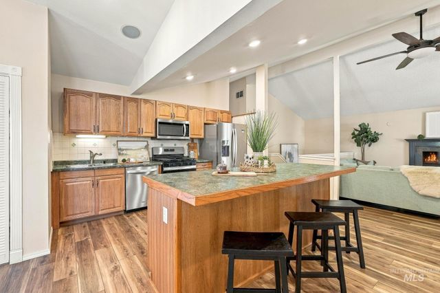 7836 W Hummel Dr, Boise, ID 83709