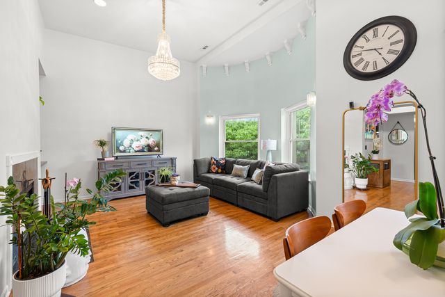 4615 N Beacon Street 3, Chicago, IL 60640