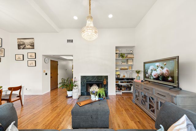 4615 N Beacon Street 3, Chicago, IL 60640
