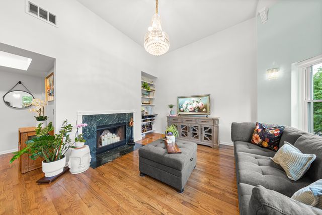 4615 N Beacon Street 3, Chicago, IL 60640