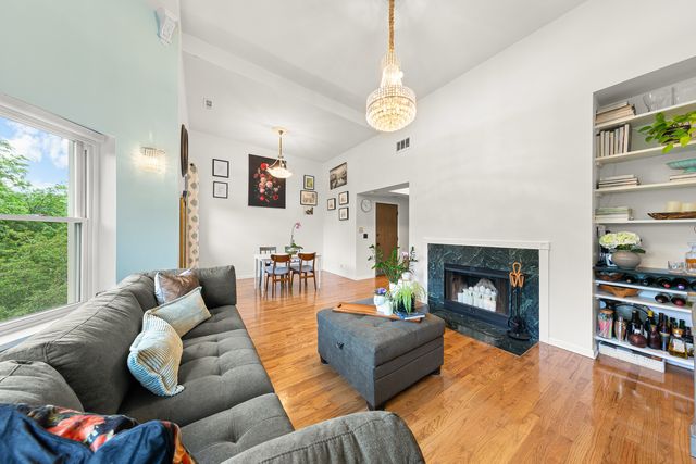 4615 N Beacon Street 3, Chicago, IL 60640