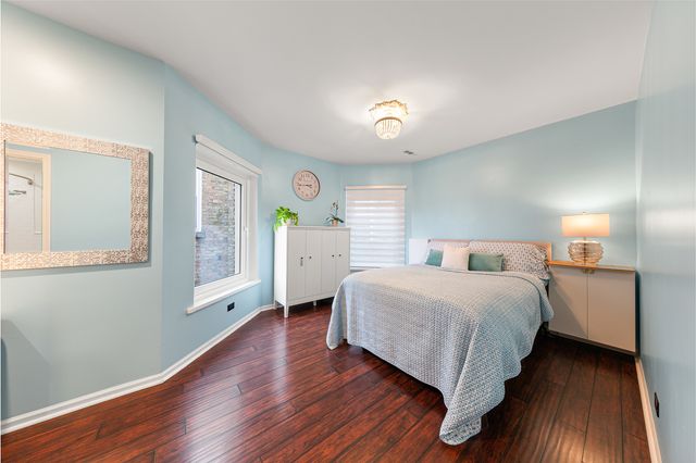 4615 N Beacon Street 3, Chicago, IL 60640