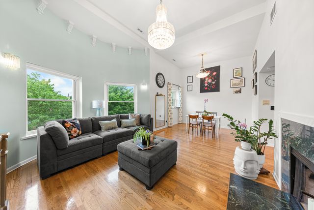 4615 N Beacon Street 3, Chicago, IL 60640