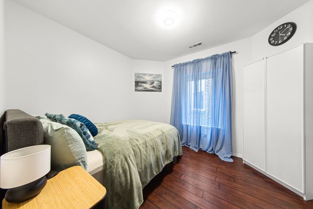 4615 N Beacon Street 3, Chicago, IL 60640