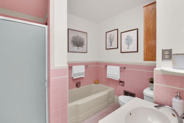 2521 QUINTARA Street, San Francisco, CA 94116