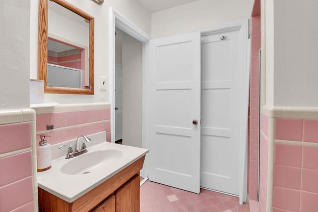 2521 QUINTARA Street, San Francisco, CA 94116