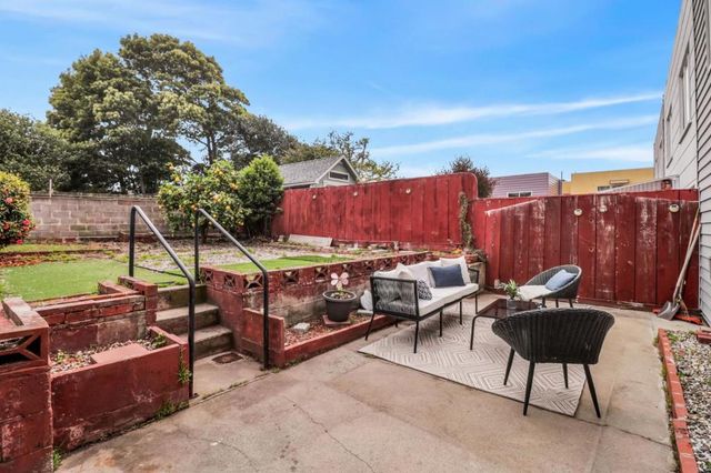 2521 QUINTARA Street, San Francisco, CA 94116