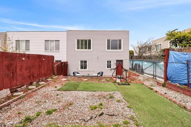 2521 QUINTARA Street, San Francisco, CA 94116