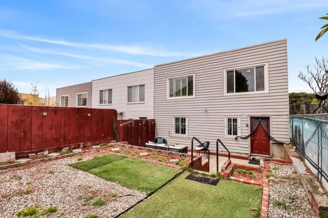 2521 QUINTARA Street, San Francisco, CA 94116