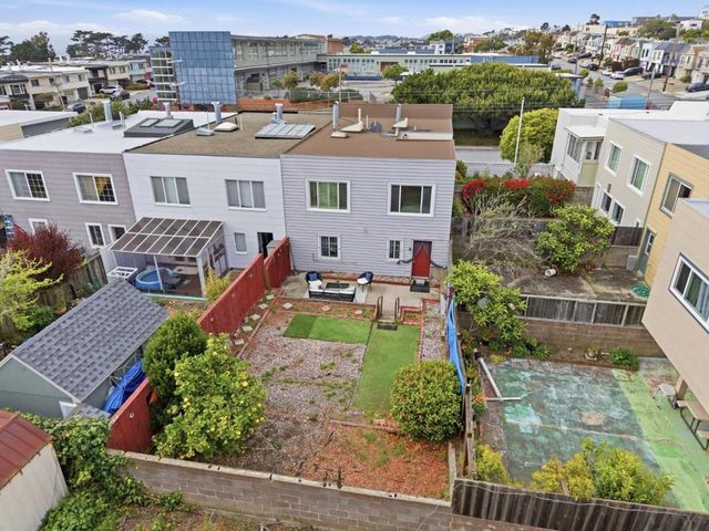 2521 QUINTARA Street, San Francisco, CA 94116