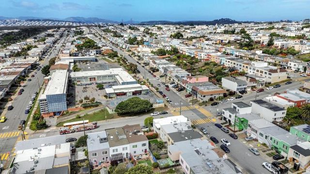 2521 QUINTARA Street, San Francisco, CA 94116