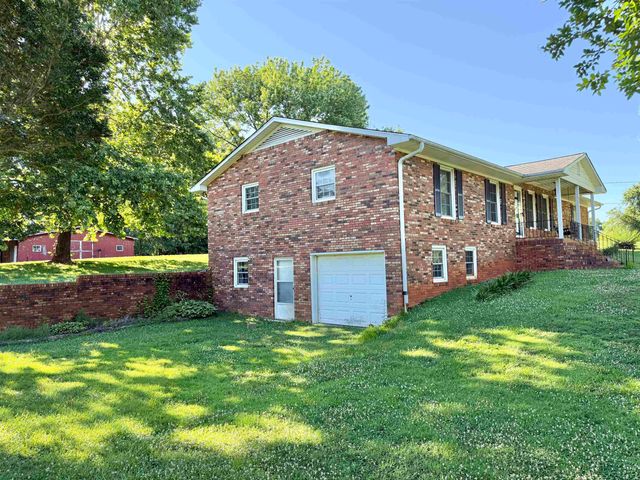 631 Riveroak Circle, Inman, SC 29349
