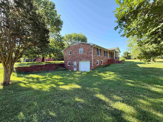 631 Riveroak Circle, Inman, SC 29349