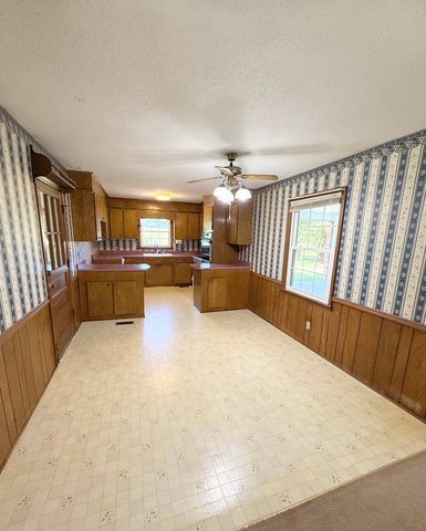 631 Riveroak Circle, Inman, SC 29349