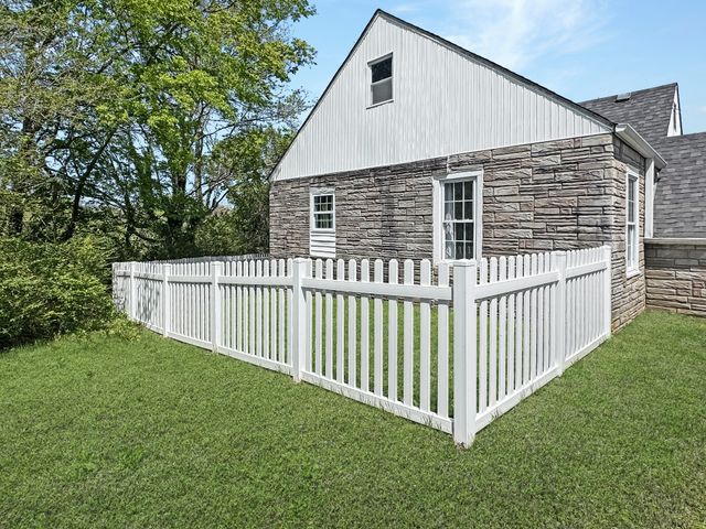 117 Cedar St, Dover, TN 37058