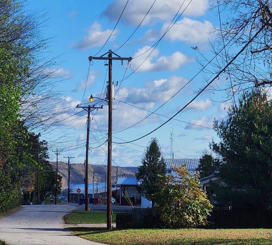 117 Cedar St, Dover, TN 37058
