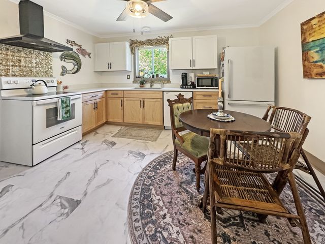 117 Cedar St, Dover, TN 37058