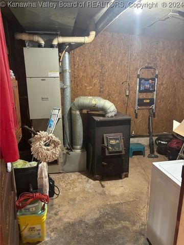 228 Calispel Ridge Road, Leon, WV 25123