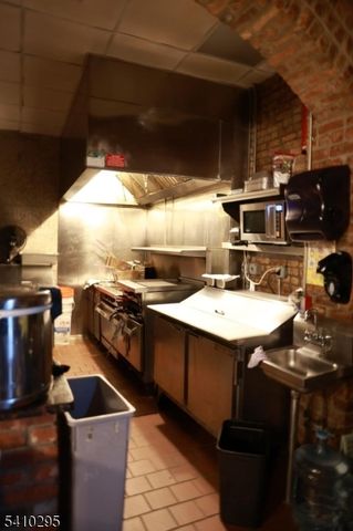 237 Haledon Ave, Haledon Boro, NJ 07508