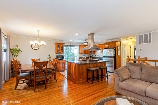 2S200 Valley Road, Lombard, IL 60148