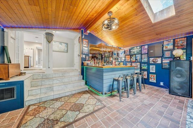 507 S College AVE, Salem, VA 24153
