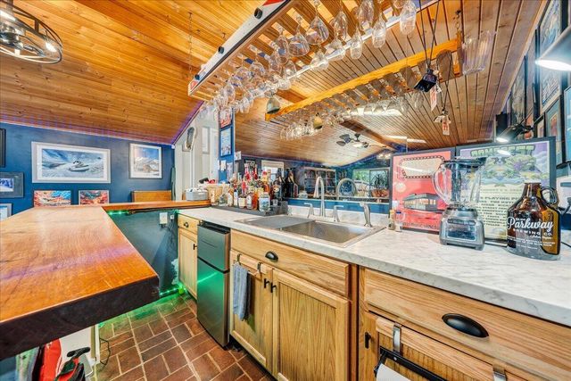 507 S College AVE, Salem, VA 24153