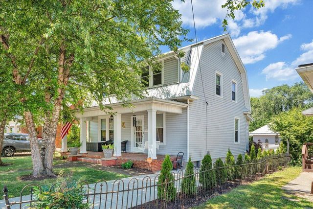 507 S College AVE, Salem, VA 24153
