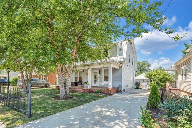 507 S College AVE, Salem, VA 24153